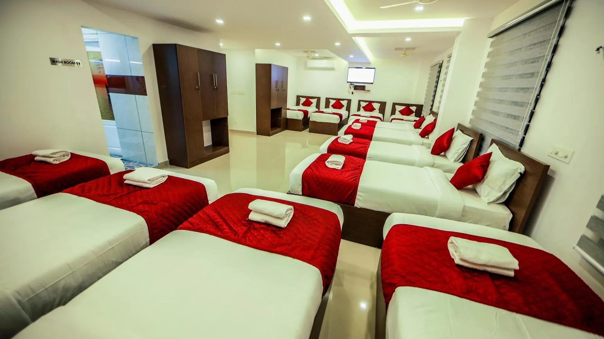 Airport Avenue Plaza Hotel Nedumbassery 3*,  India