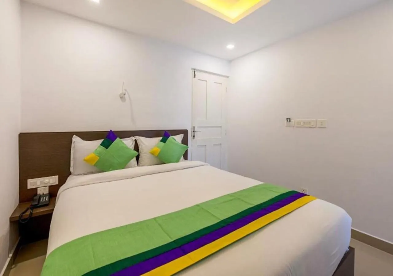 Airport Avenue Plaza Hotel Nedumbassery 3*,  India