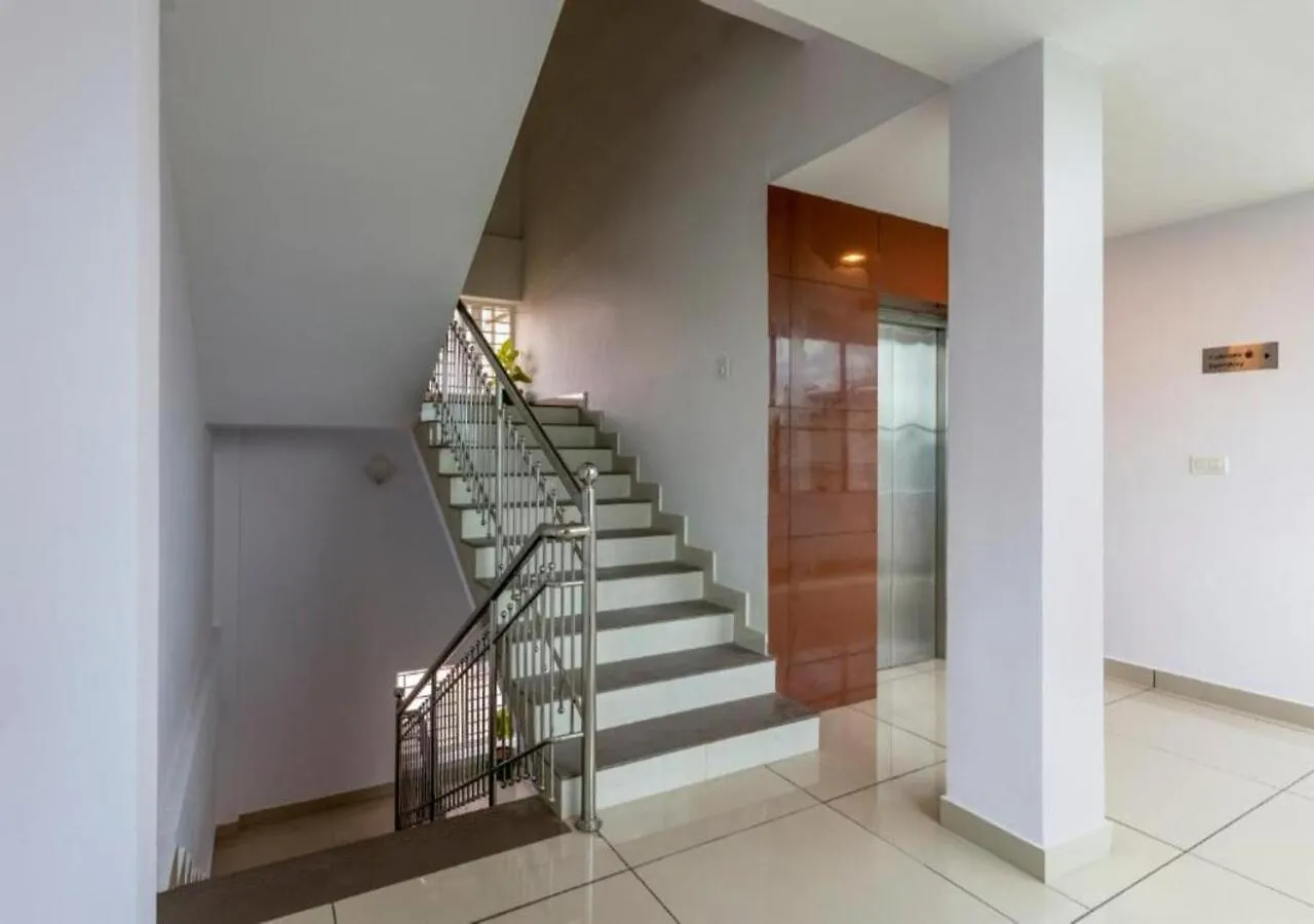 Airport Avenue Plaza Hotel Nedumbassery 3*,