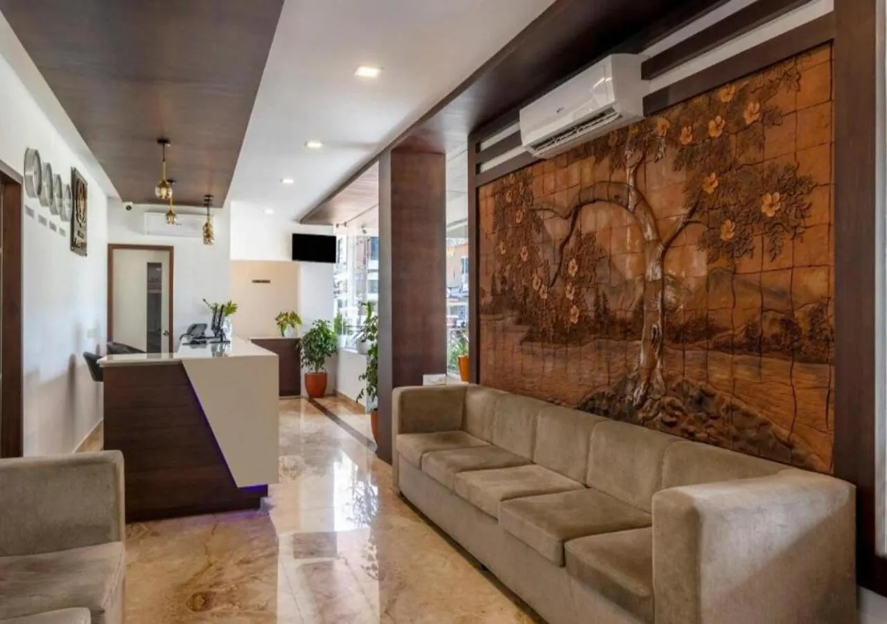 Airport Avenue Plaza Hotel Nedumbassery