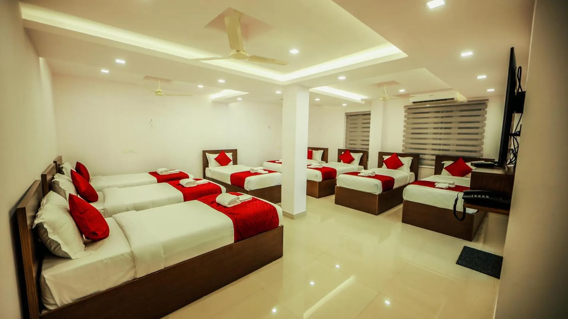 Airport Avenue Plaza Hotel Nedumbassery