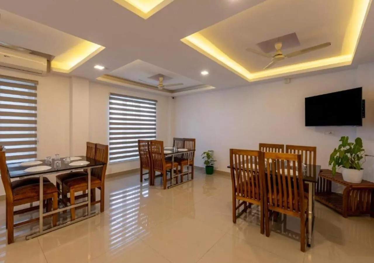 Airport Avenue Plaza Hotel Nedumbassery