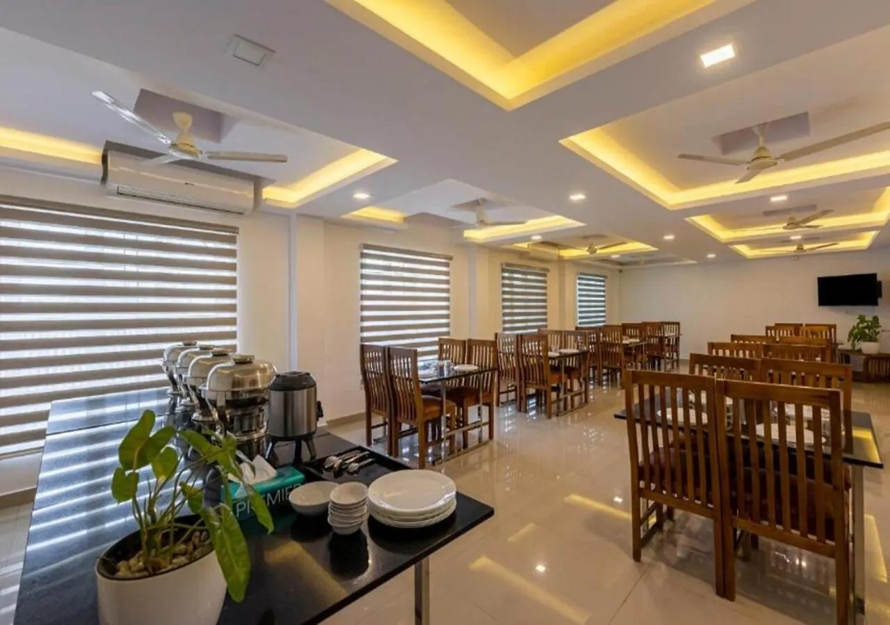 Airport Avenue Plaza Hotel Nedumbassery
