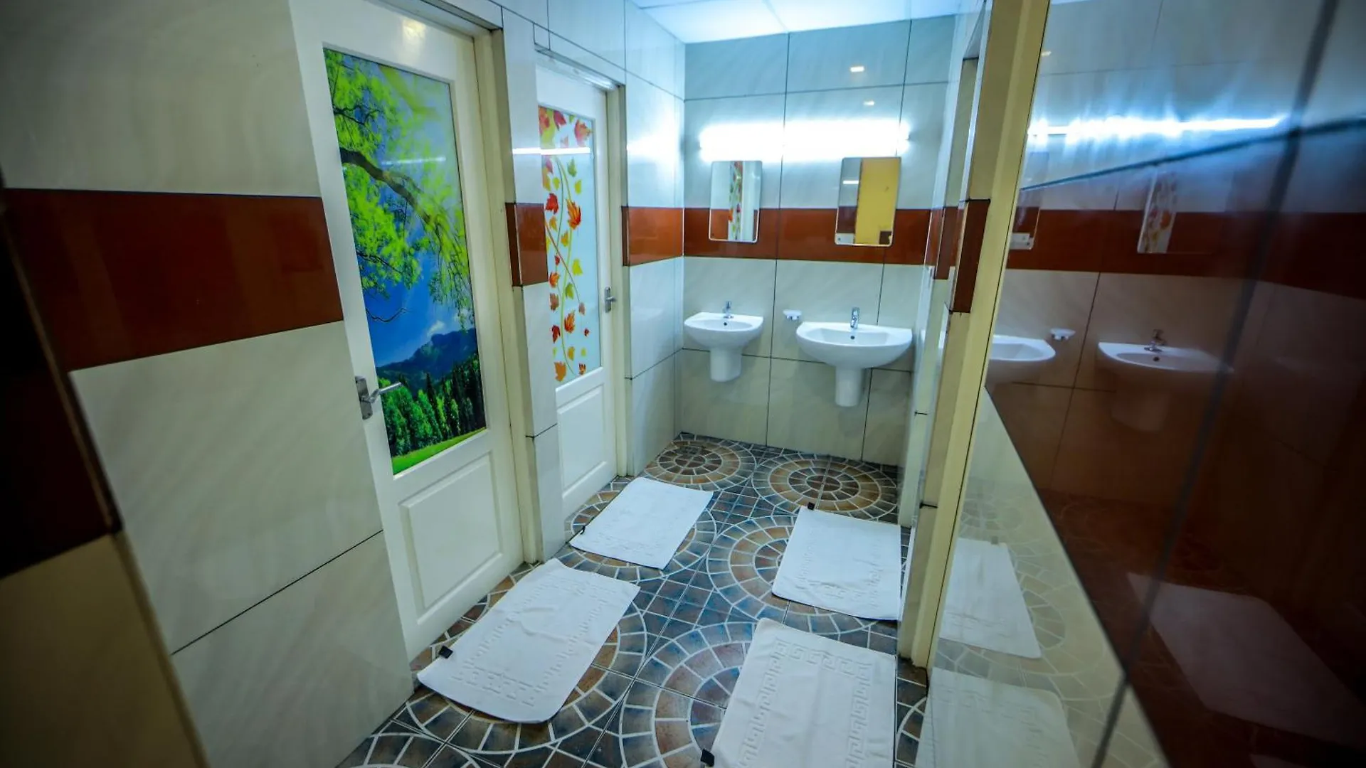 Airport Avenue Plaza Hotel Nedumbassery 3*,  India