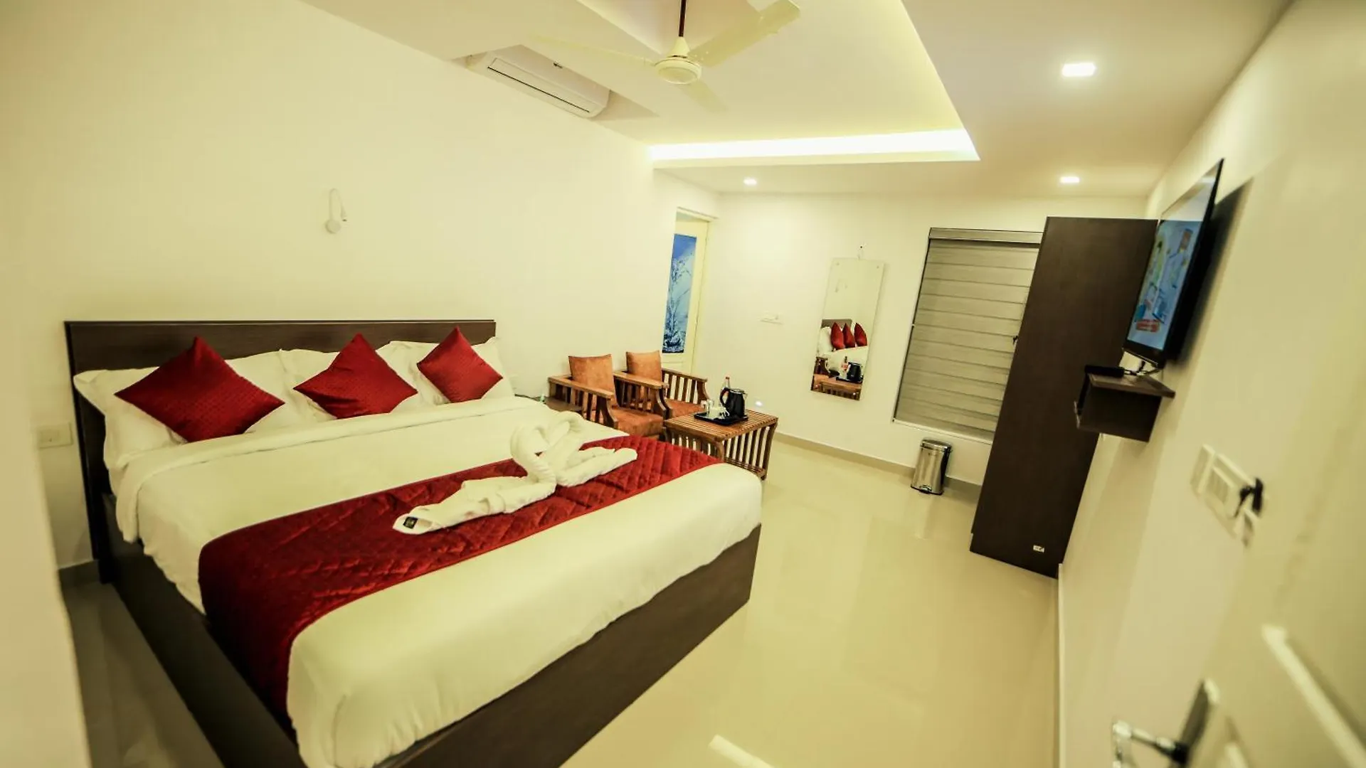 Airport Avenue Plaza Hotel Nedumbassery